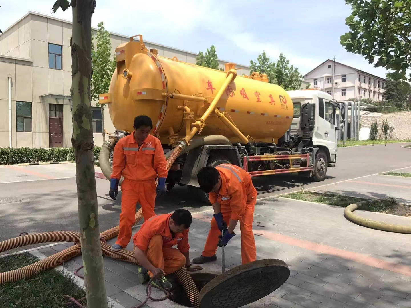 金昌化粪池清理与5-8吨吸粪车施工效率分析